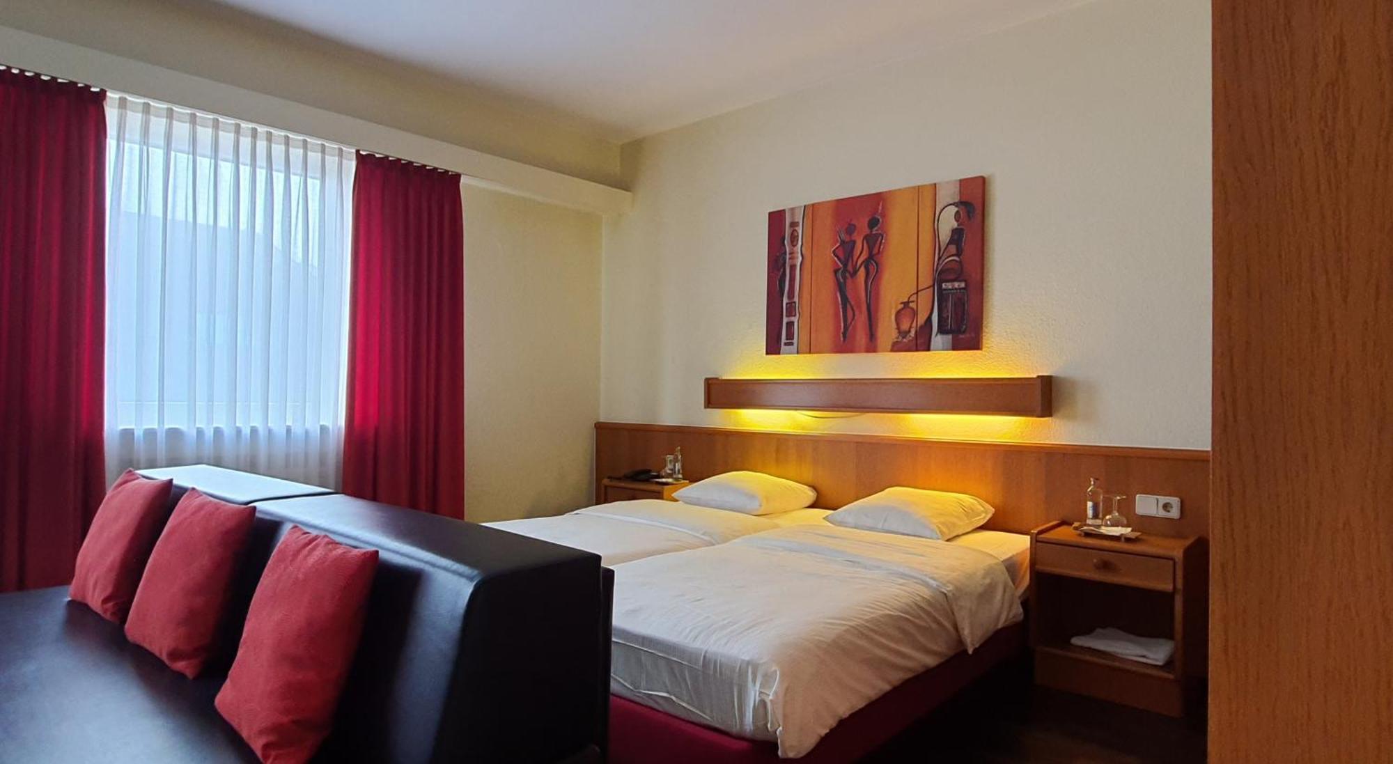 Logis Hotel Acacia Esch-sur-Alzette Exteriér fotografie